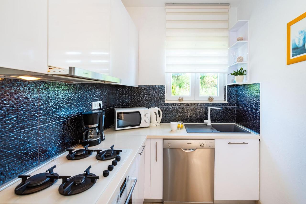 Apartment Maia Lena For Family Jasenice  Buitenkant foto